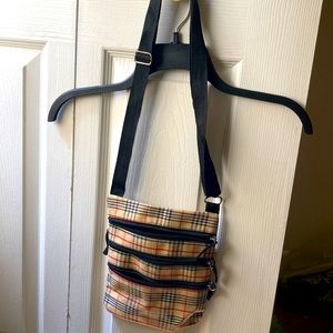 A small bag that I no longer use looking to sale for good price pick up only